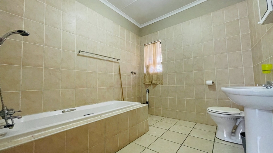 1 Bedroom Property for Sale in Dassie Rand North West